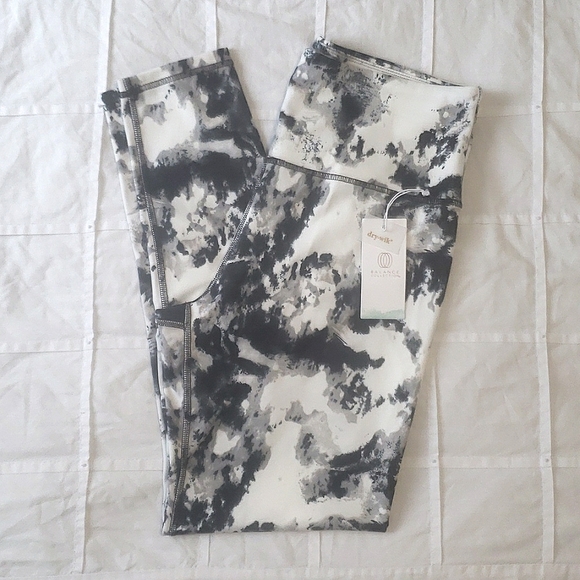 π·BALANCE COLLECTION - 25" White Tie-Dye Smoky 7/8 Compression Legging - Size XL - Picture 3 of 5